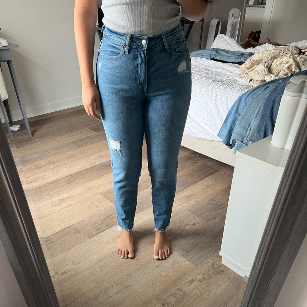 Old Navy Women's Distressed Blue Straight Leg Jeans